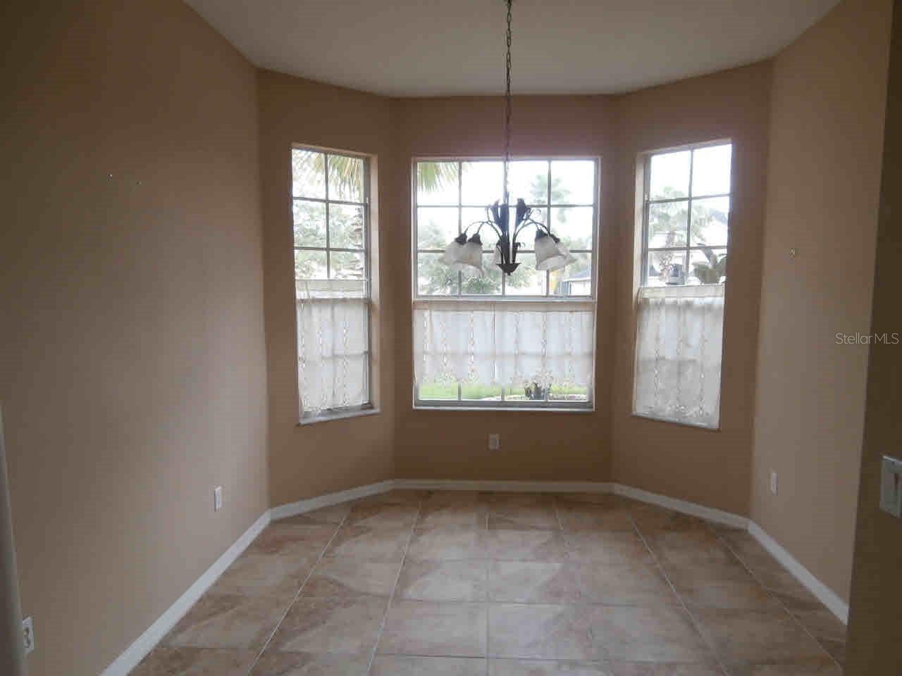 Image 5 of 12 For 13236 Early Frost Circle