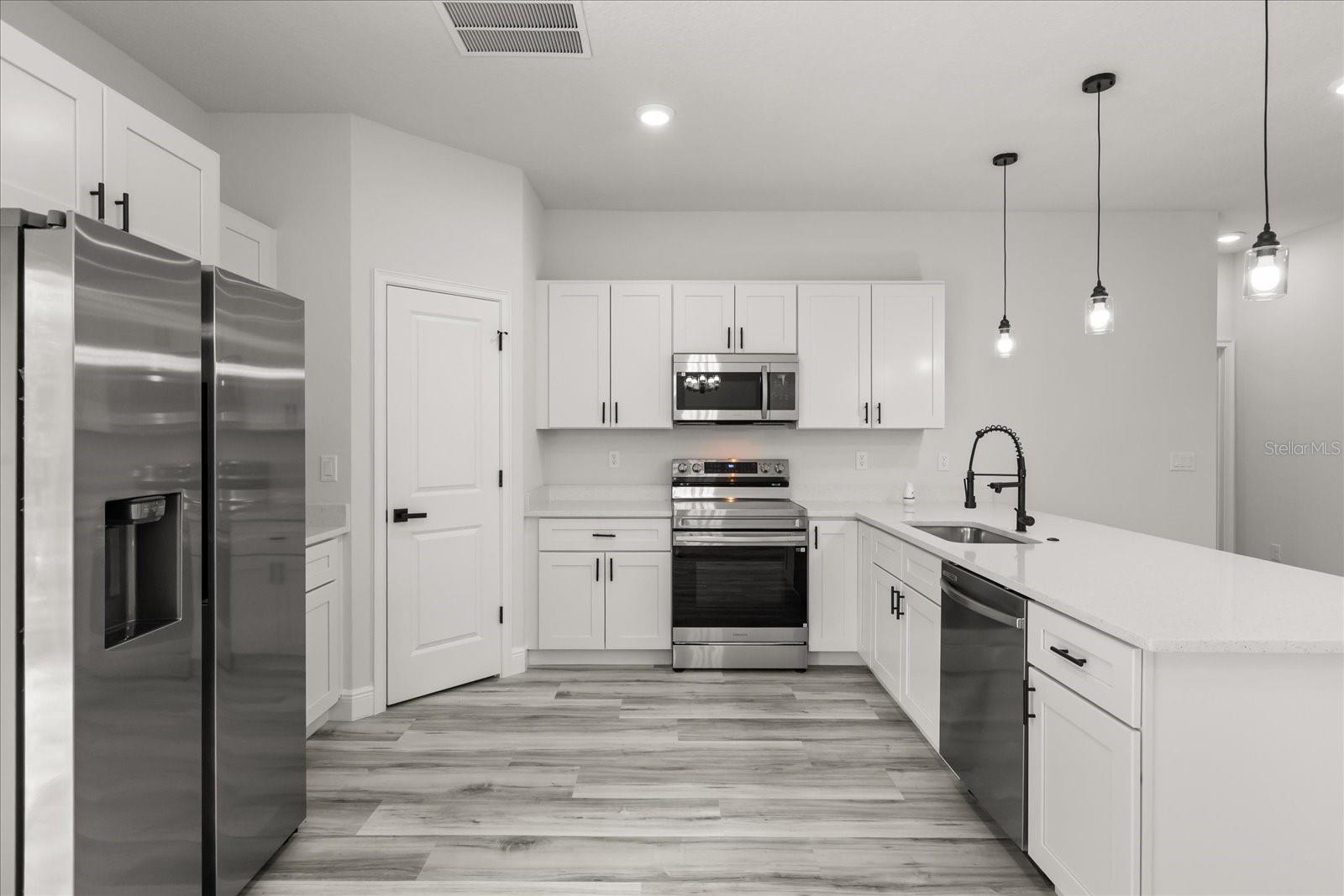 Image 11 of 38 For 6761 151st Loop