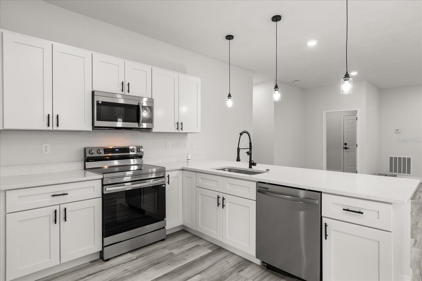 Image 13 of 38 For 6761 151st Loop