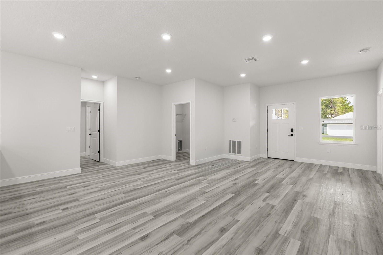 Image 14 of 38 For 6761 151st Loop
