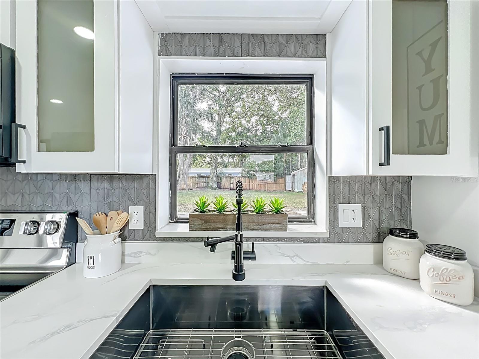 Image 18 of 37 For 6124 Dogwood Drive