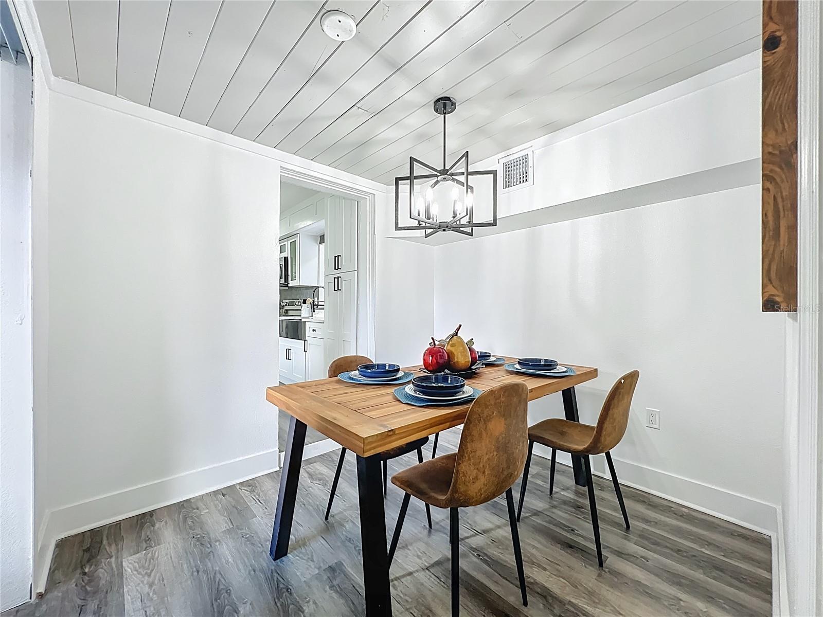 Image 21 of 37 For 6124 Dogwood Drive