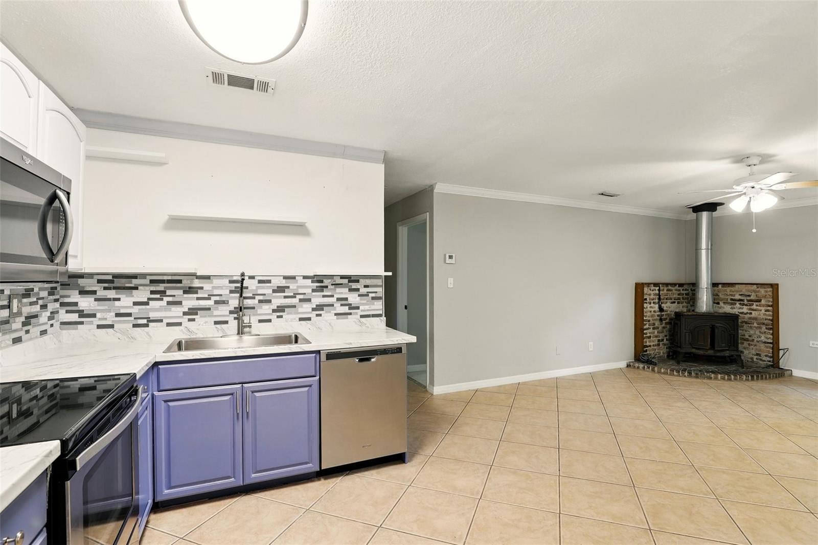 Image 13 of 30 For 1617 Acacia Road