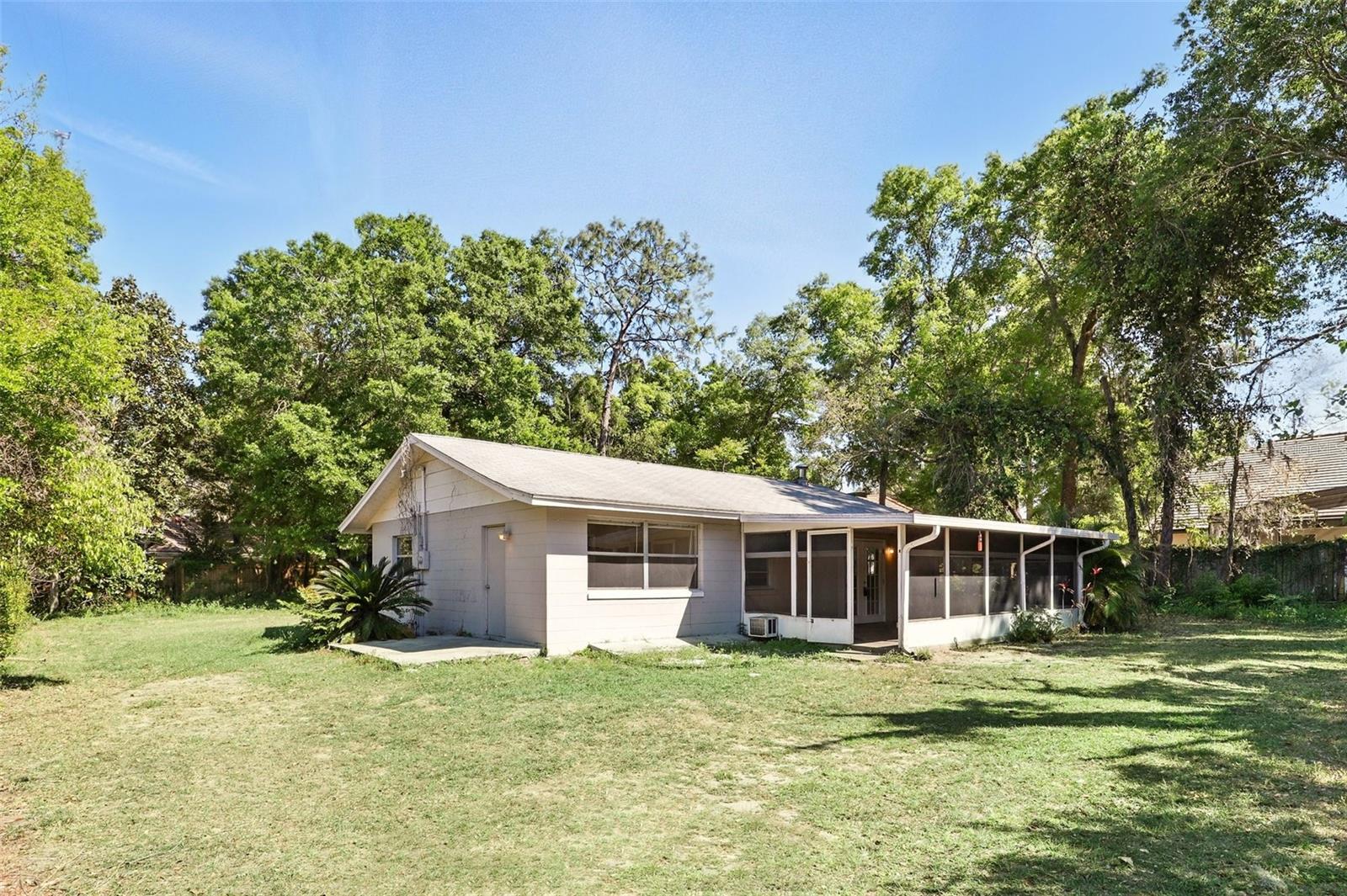 Image 2 of 30 For 1617 Acacia Road