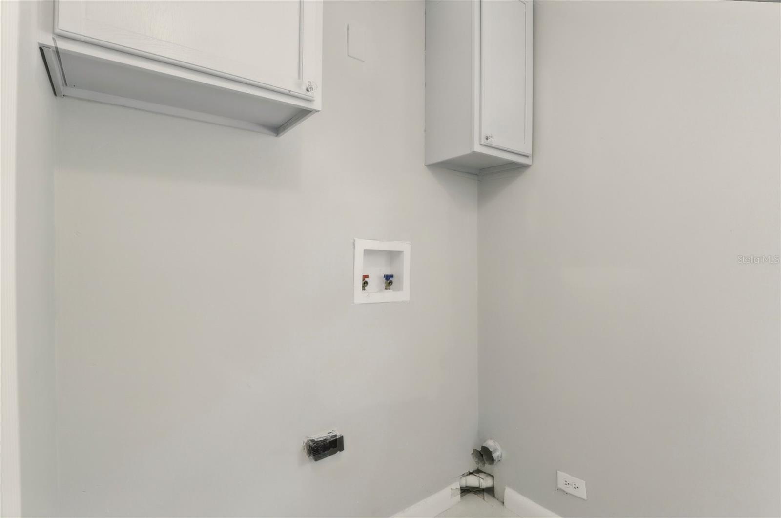 Image 23 of 30 For 1617 Acacia Road