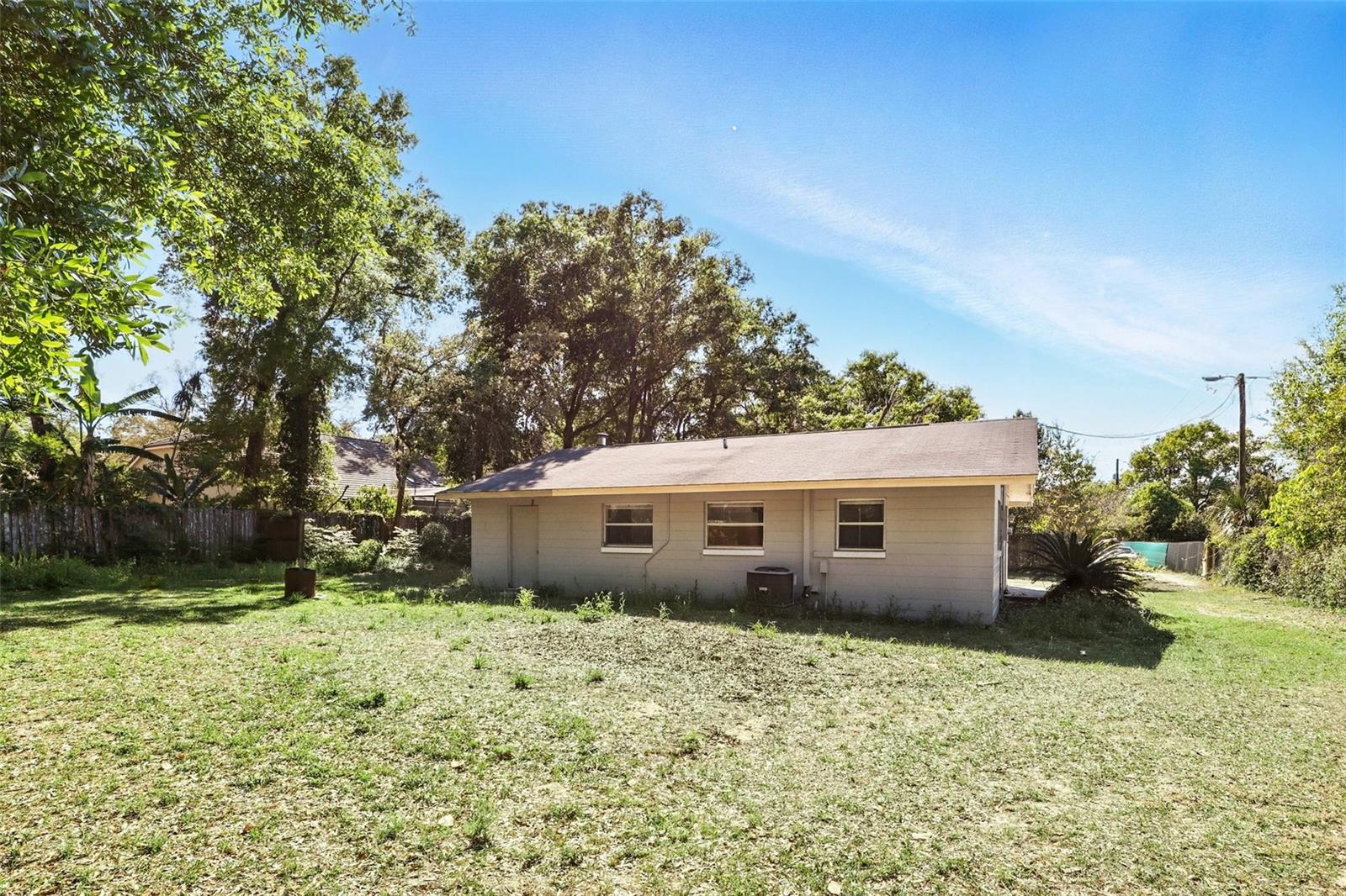 Image 26 of 30 For 1617 Acacia Road