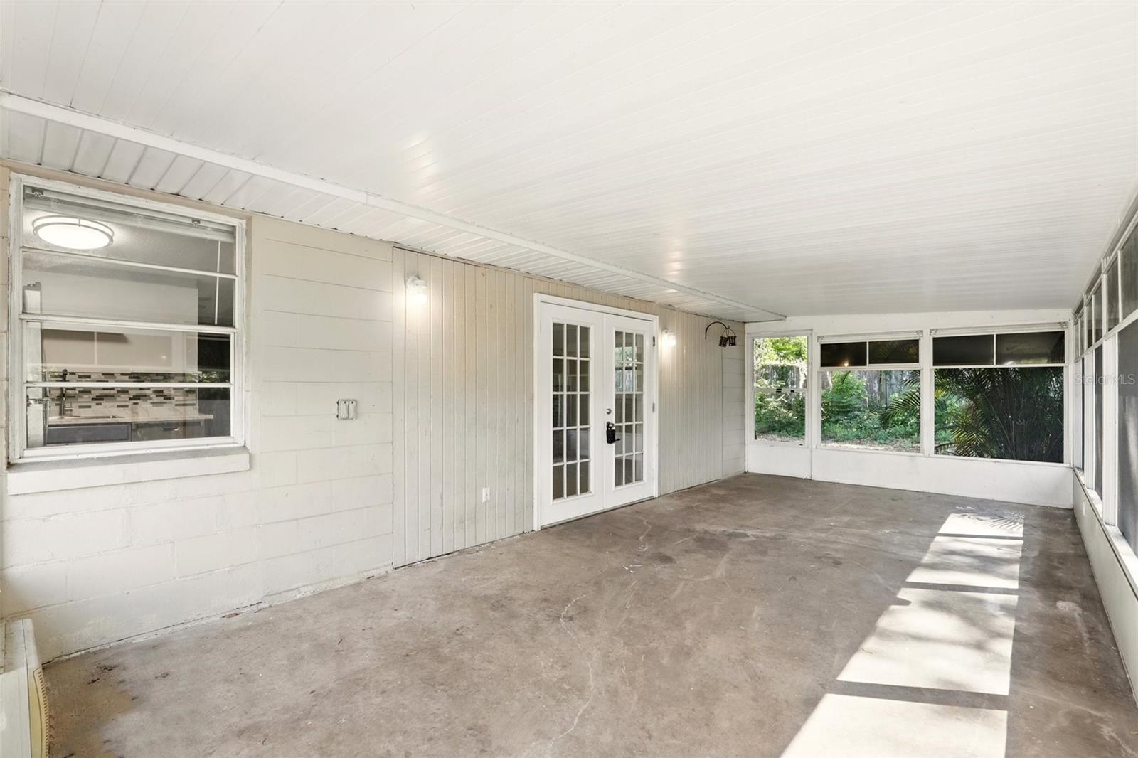 Image 4 of 30 For 1617 Acacia Road