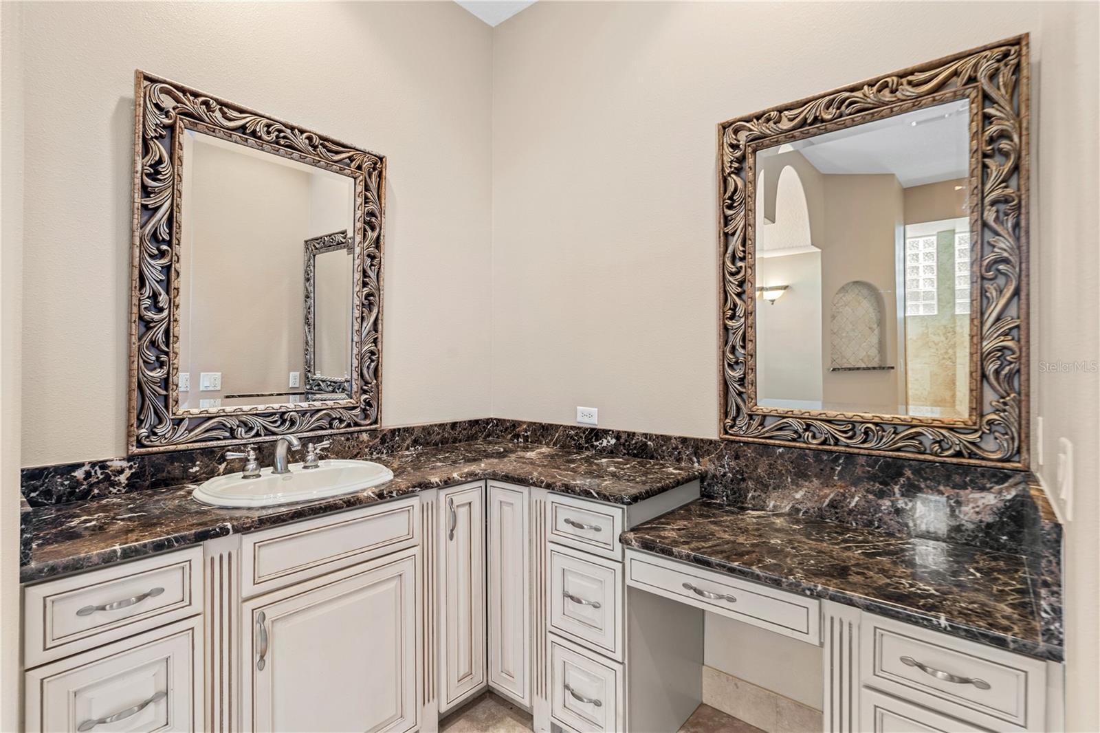 Image 21 of 59 For 10417 Lake Louisa Road