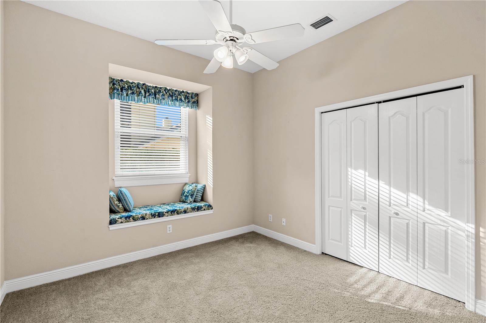 Image 23 of 59 For 10417 Lake Louisa Road