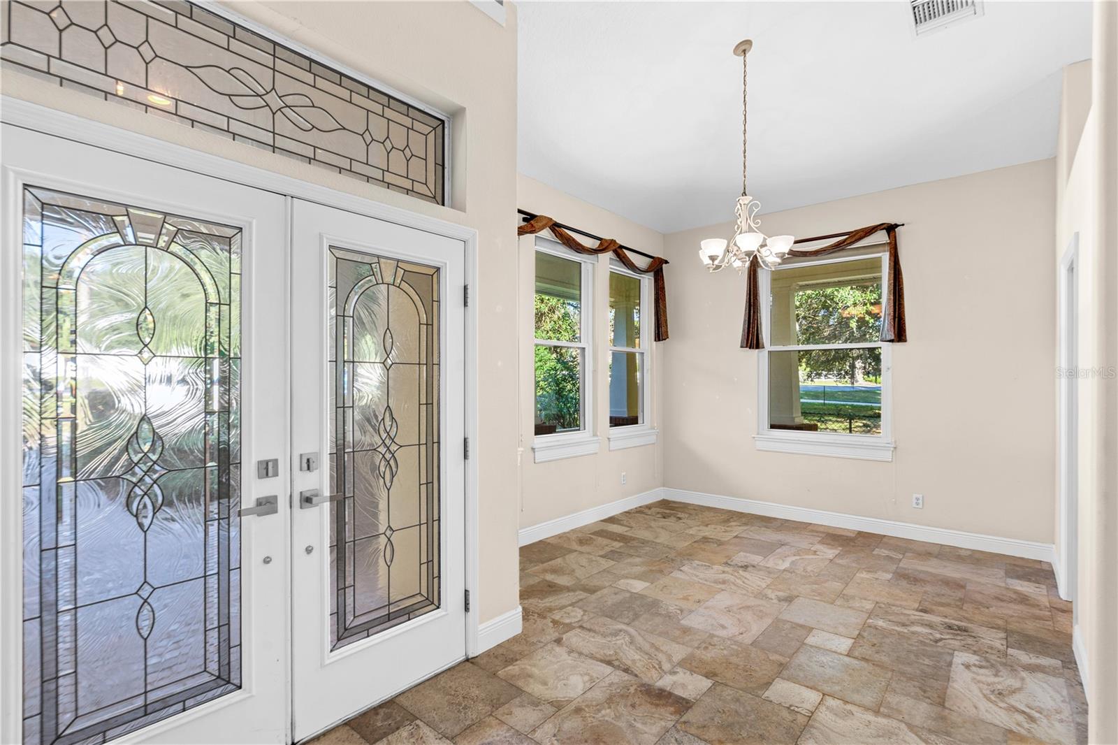 Image 5 of 59 For 10417 Lake Louisa Road