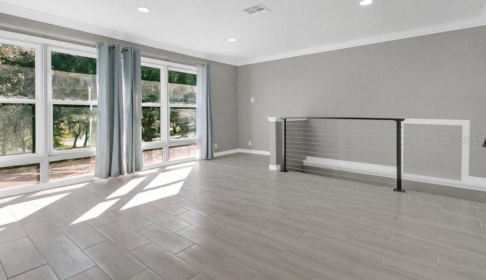 Image 20 of 38 For 546 Lake Como Circle