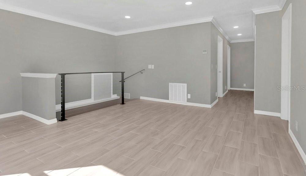 Image 21 of 38 For 546 Lake Como Circle