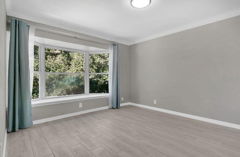 Image 22 of 38 For 546 Lake Como Circle