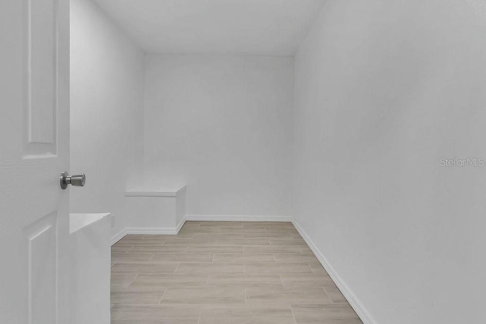 Image 23 of 38 For 546 Lake Como Circle