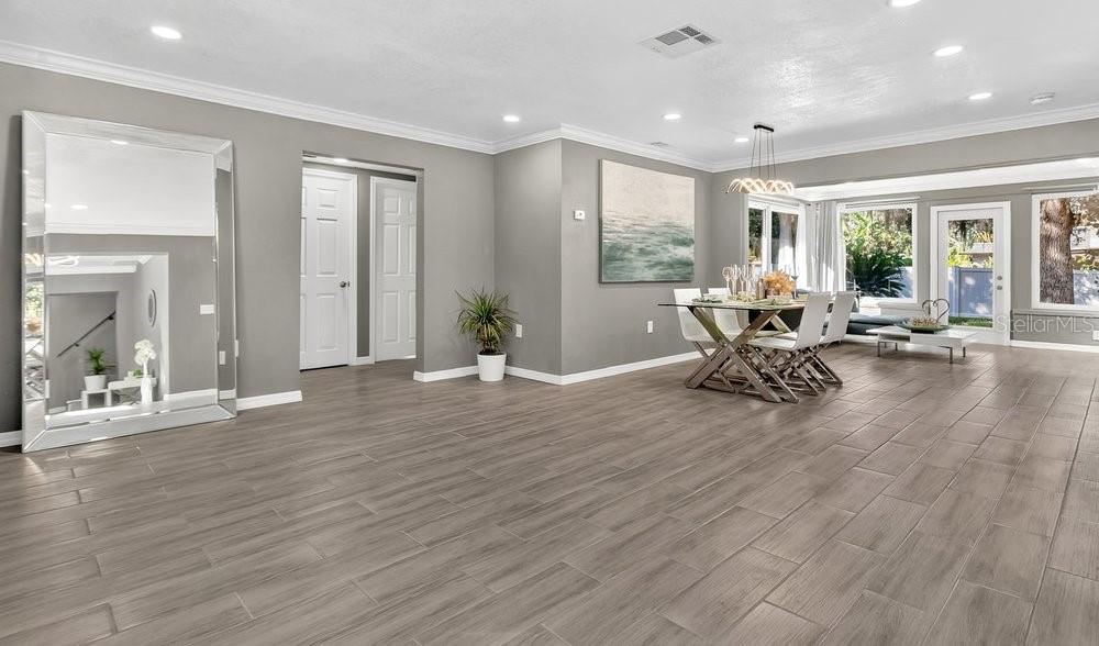 Image 3 of 38 For 546 Lake Como Circle