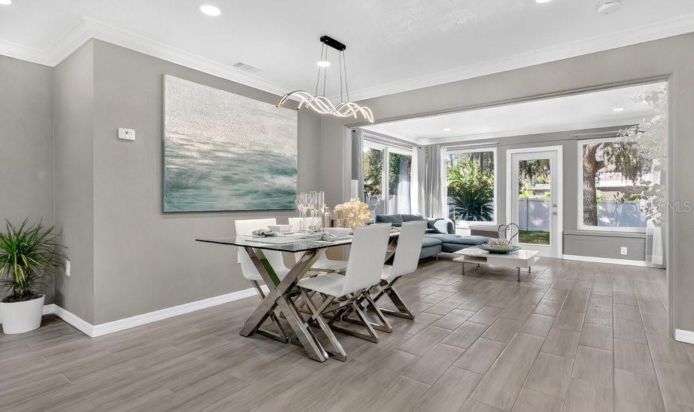 Image 4 of 38 For 546 Lake Como Circle