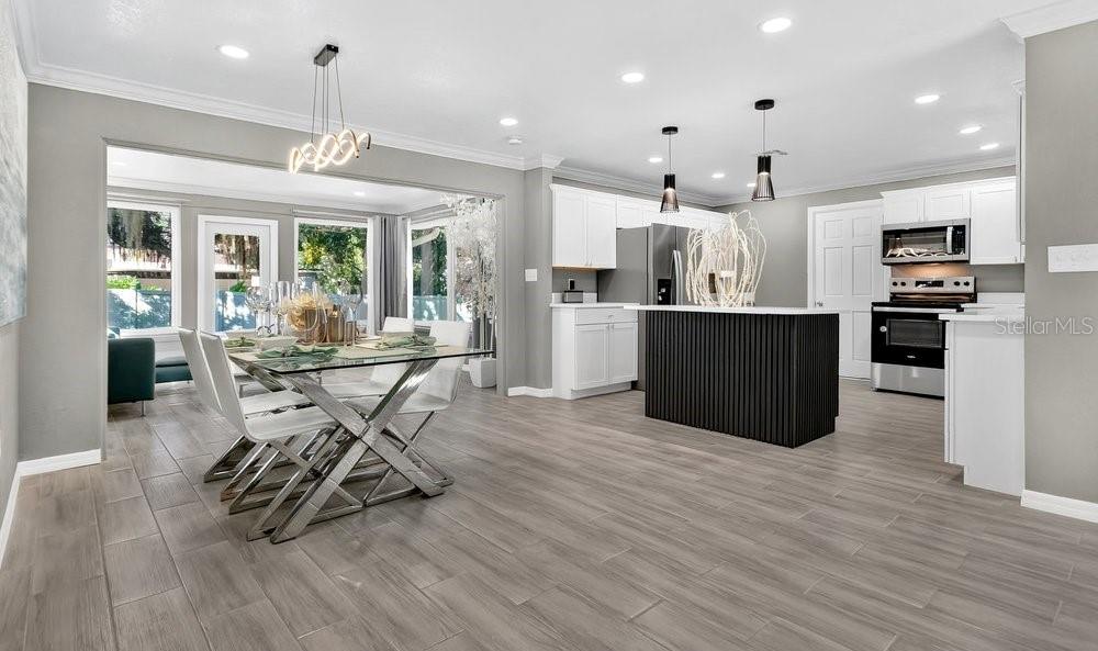 Image 6 of 38 For 546 Lake Como Circle