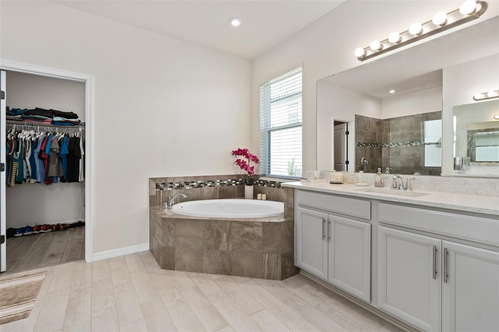 Image 34 of 59 For 1070 Windlass Court