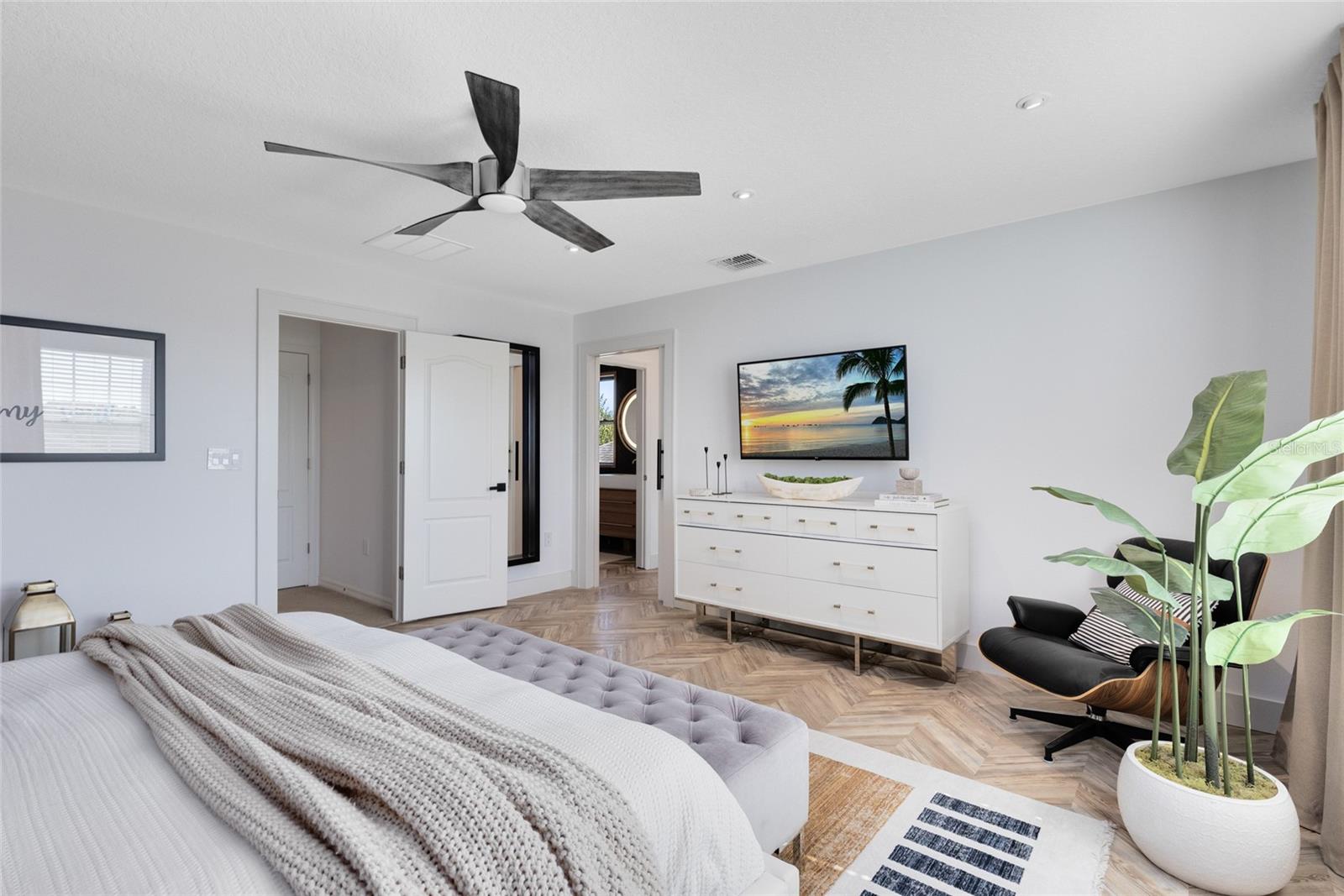 Image 23 of 46 For 15261 Honeybell Drive