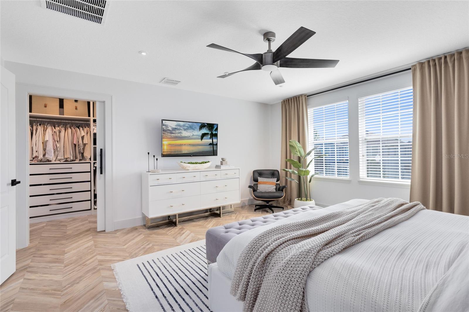 Image 24 of 46 For 15261 Honeybell Drive