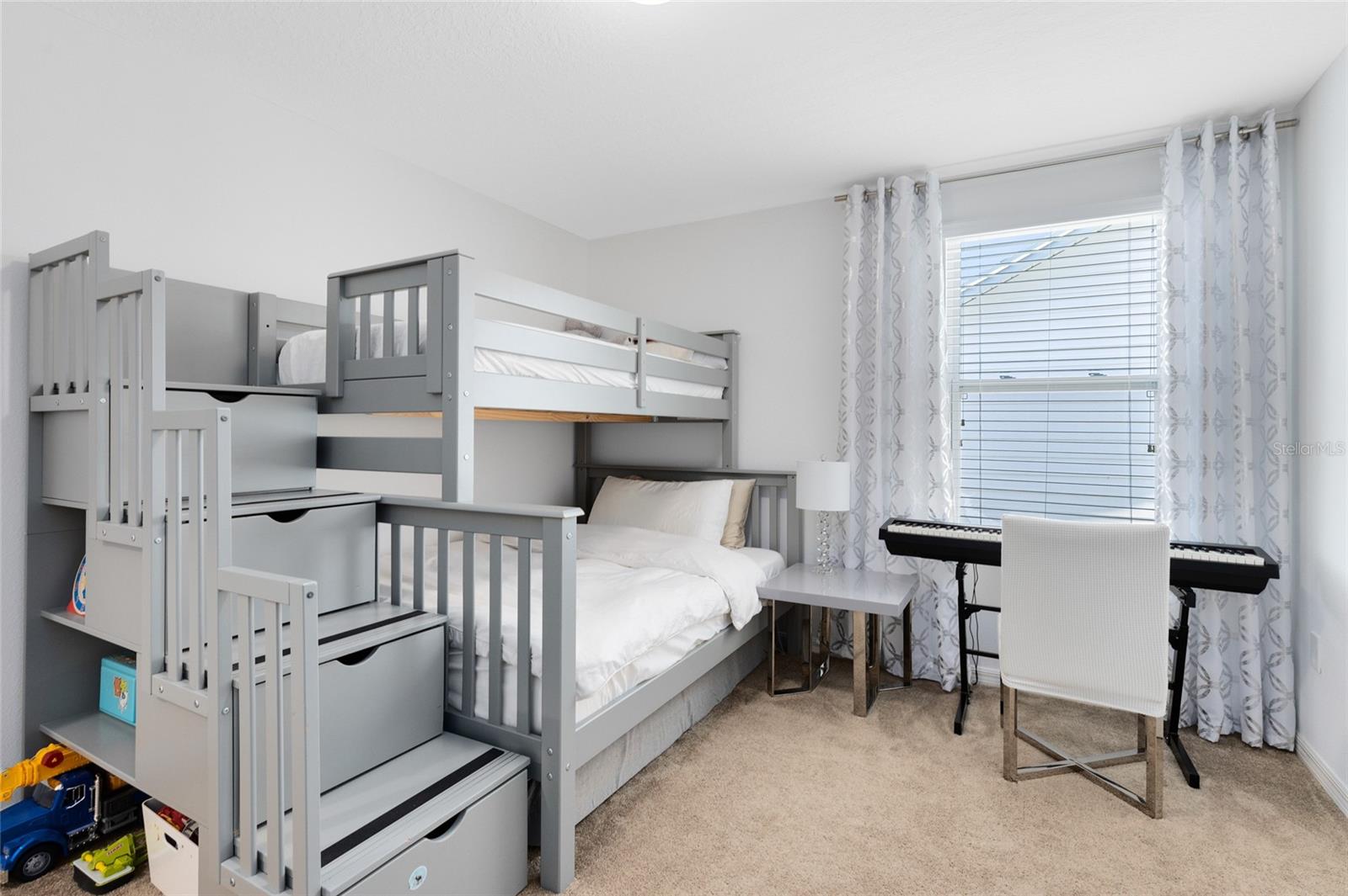 Image 31 of 46 For 15261 Honeybell Drive