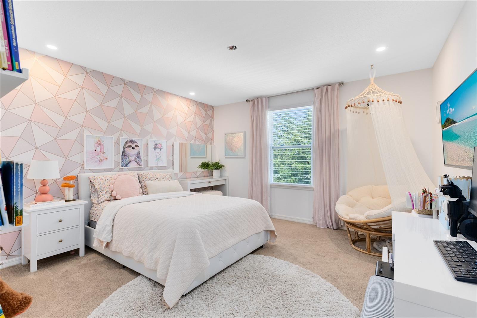 Image 32 of 46 For 15261 Honeybell Drive