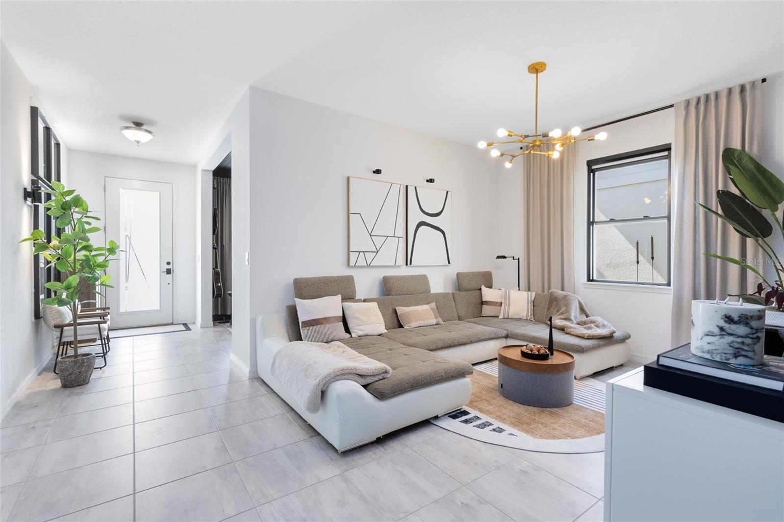 Image 4 of 46 For 15261 Honeybell Drive