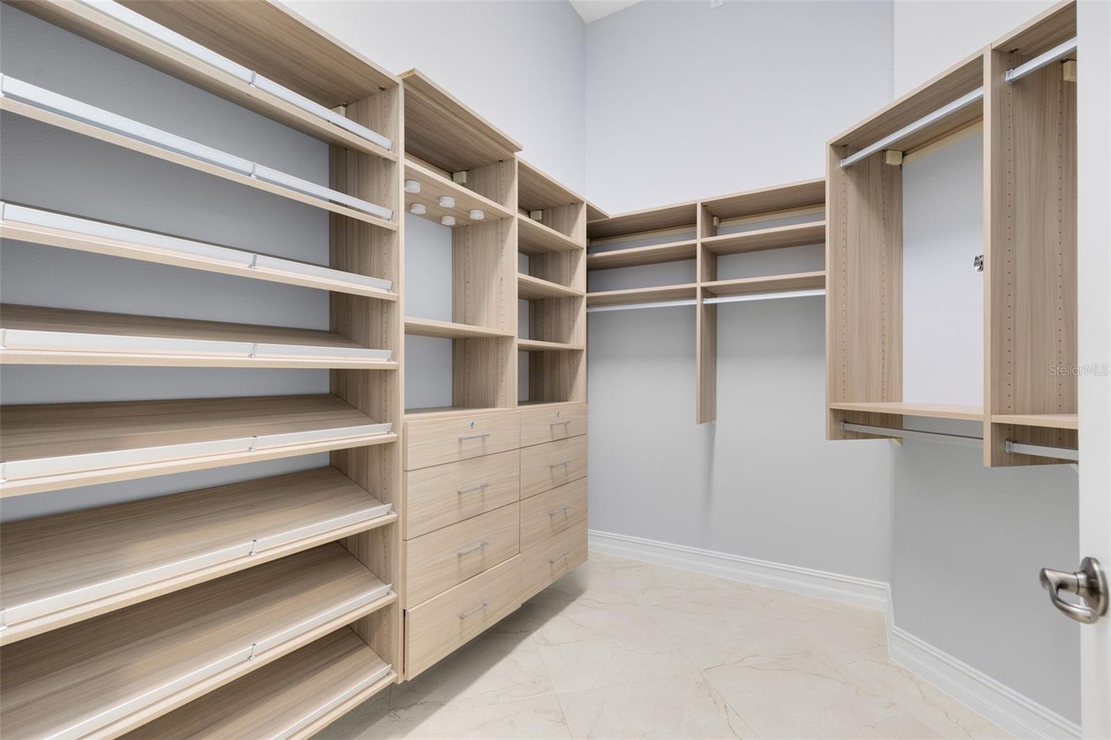 Listing photo id 10 for 13950 Smokerise Court