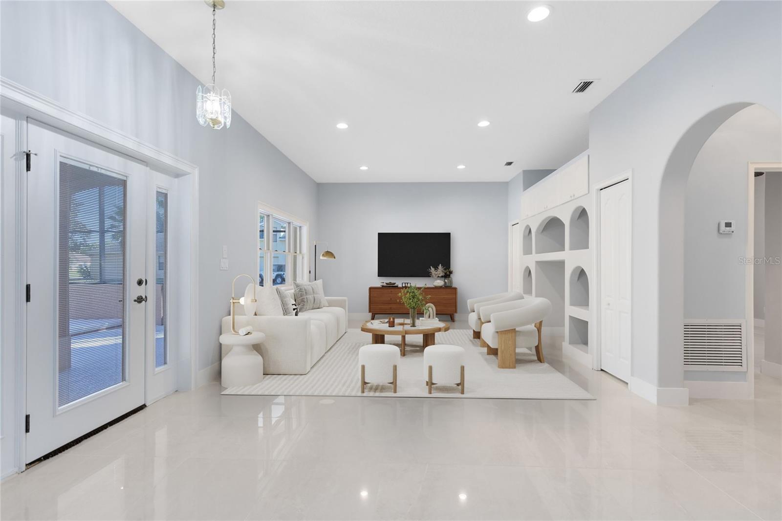 Listing photo id 13 for 13950 Smokerise Court