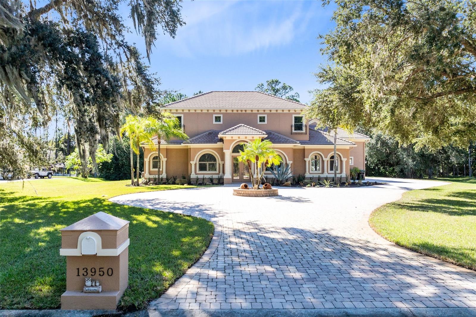 Listing photo id 0 for 13950 Smokerise Court
