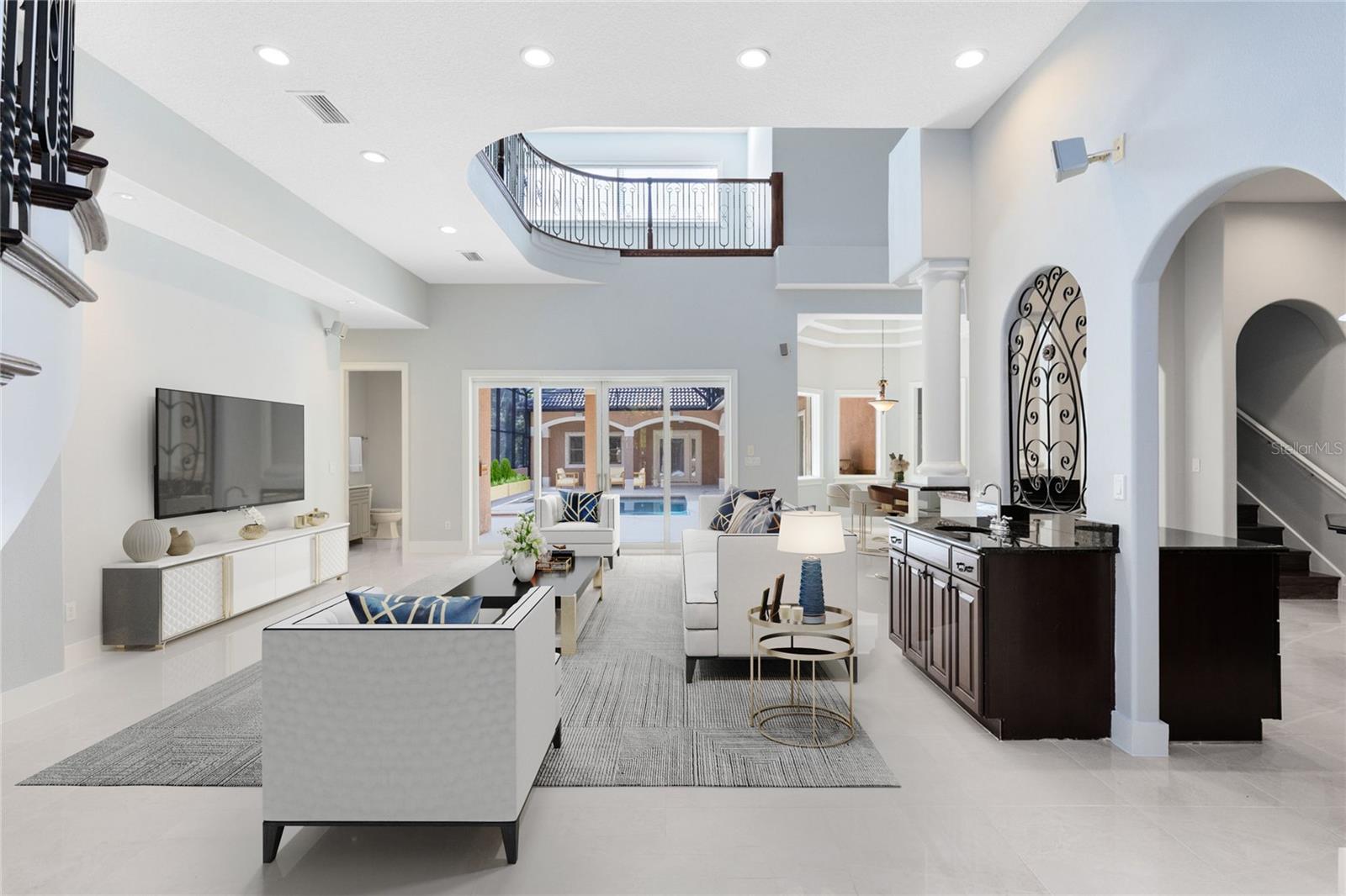 Listing photo id 3 for 13950 Smokerise Court
