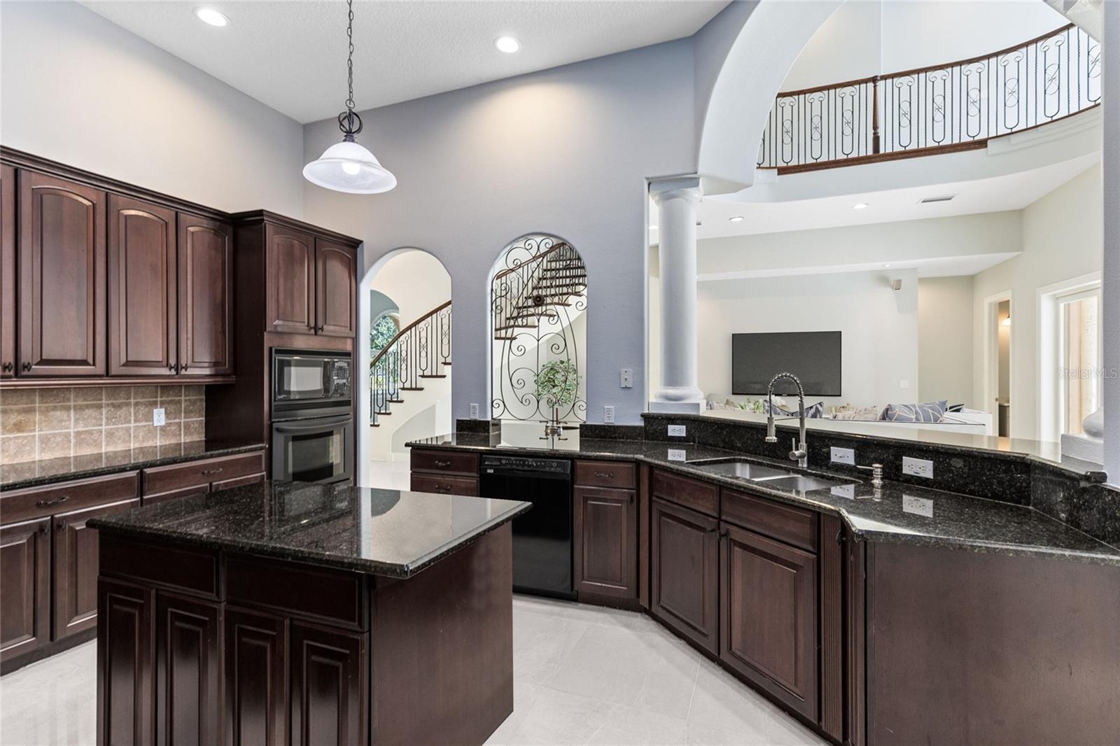 Listing photo id 6 for 13950 Smokerise Court