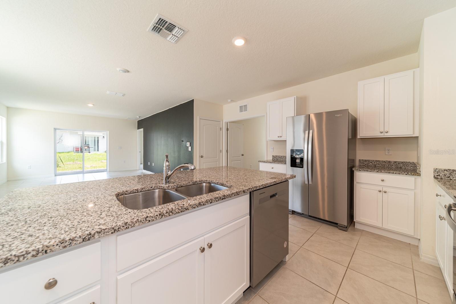 Image 15 of 76 For 1181 Cascades Avenue