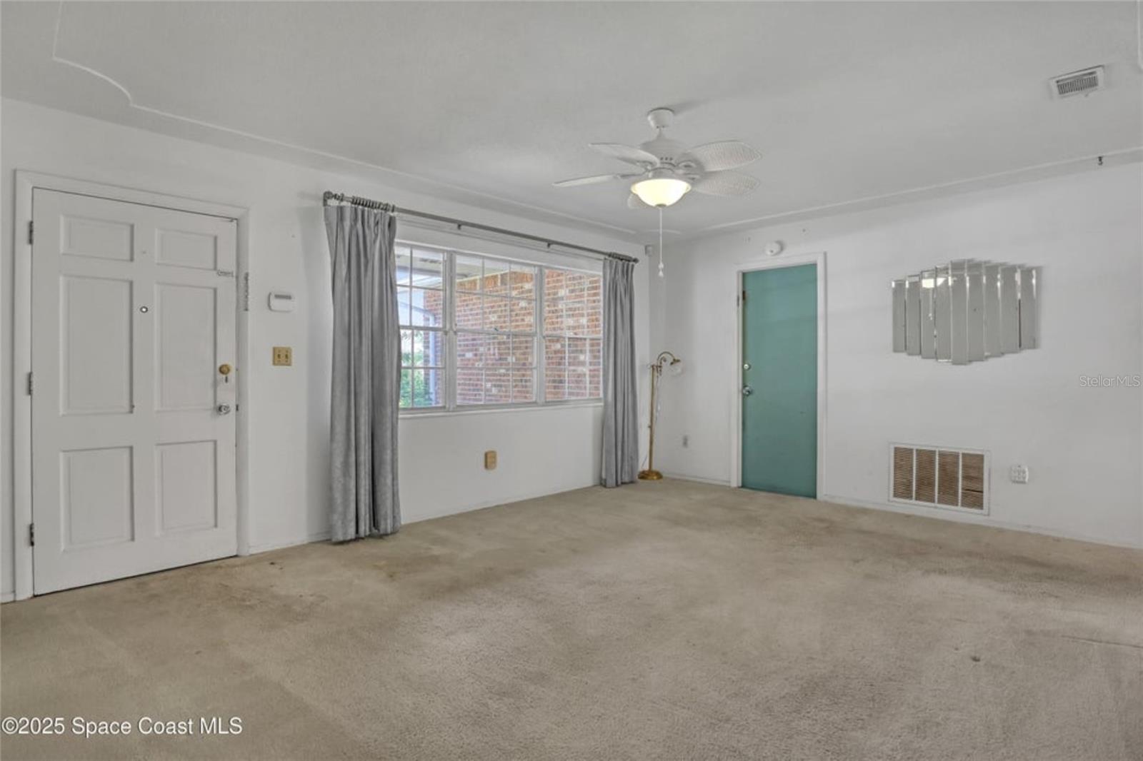 Image 7 of 21 For 4310 Elliot Avenue