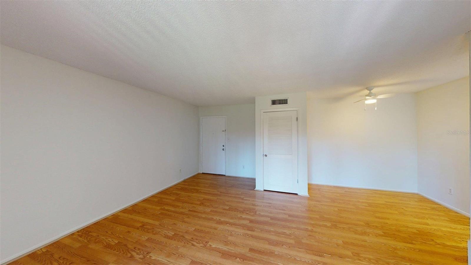 Image 3 of 23 For 136 Springwood Circle D