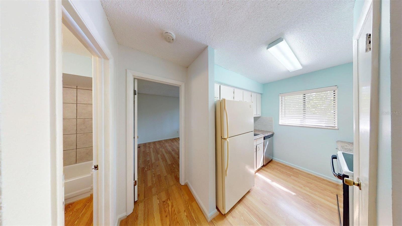 Image 7 of 23 For 136 Springwood Circle D