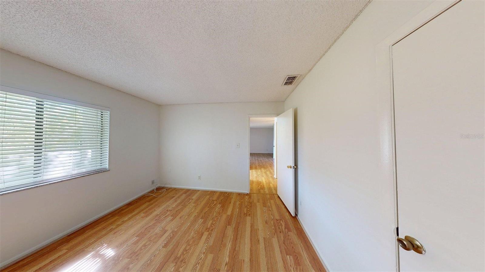 Image 8 of 23 For 136 Springwood Circle D