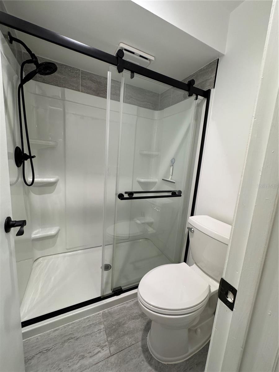 Image 13 of 30 For 6062 Willowpionte Circle 203