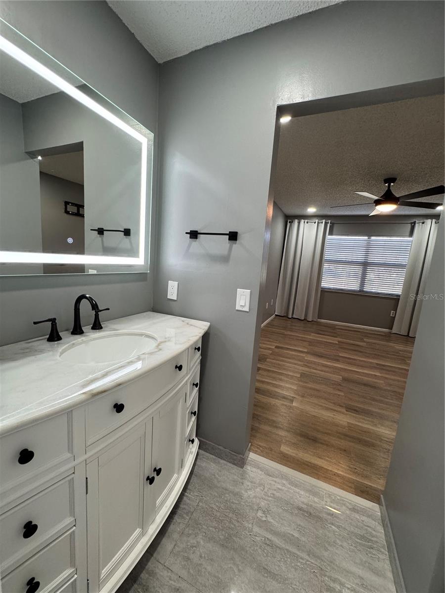 Image 14 of 30 For 6062 Willowpionte Circle 203