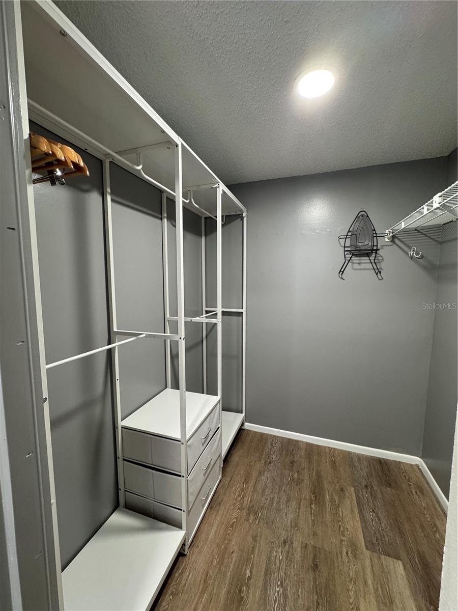 Image 16 of 30 For 6062 Willowpionte Circle 203