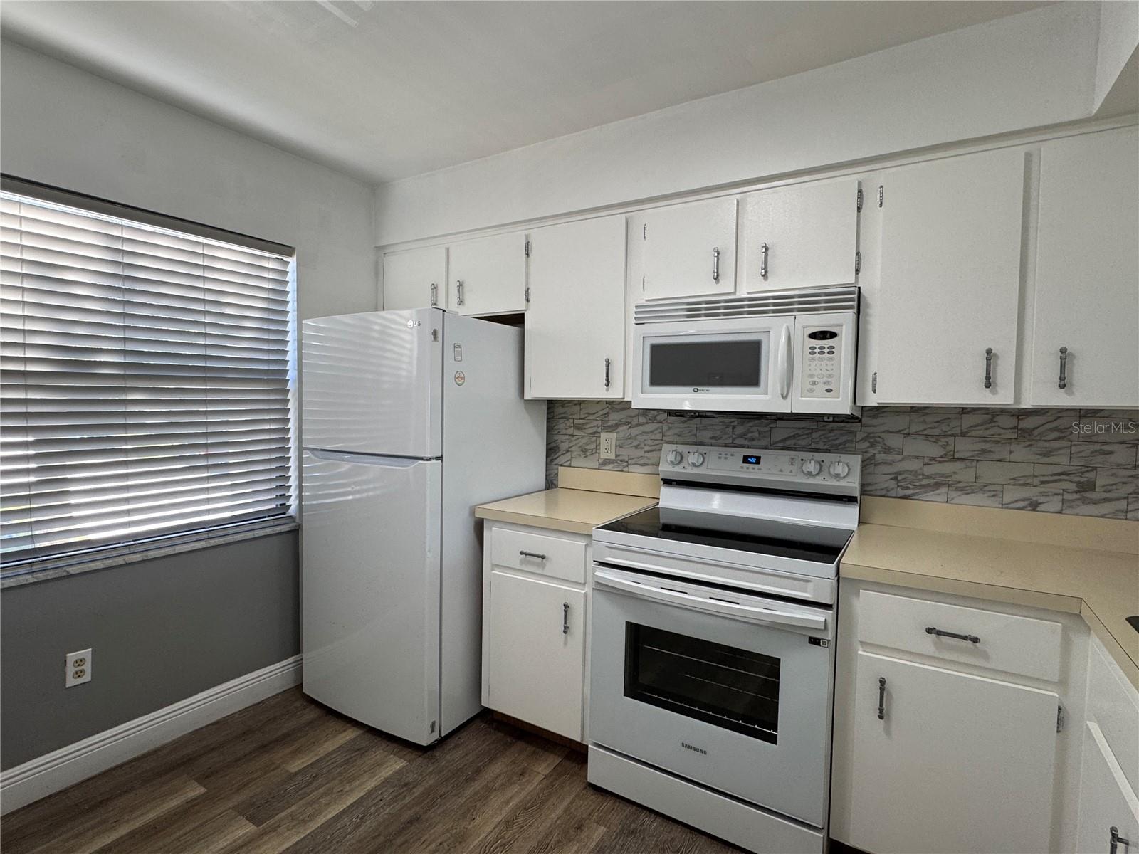 Image 19 of 30 For 6062 Willowpionte Circle 203