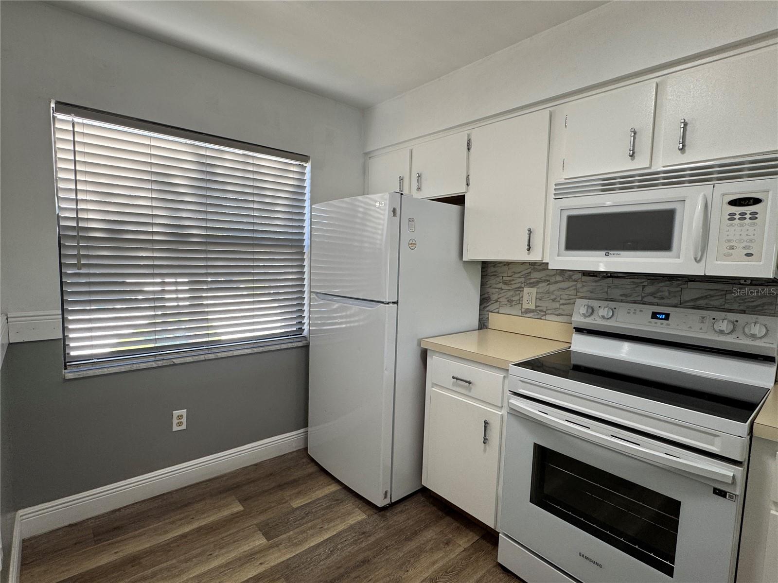 Image 21 of 30 For 6062 Willowpionte Circle 203