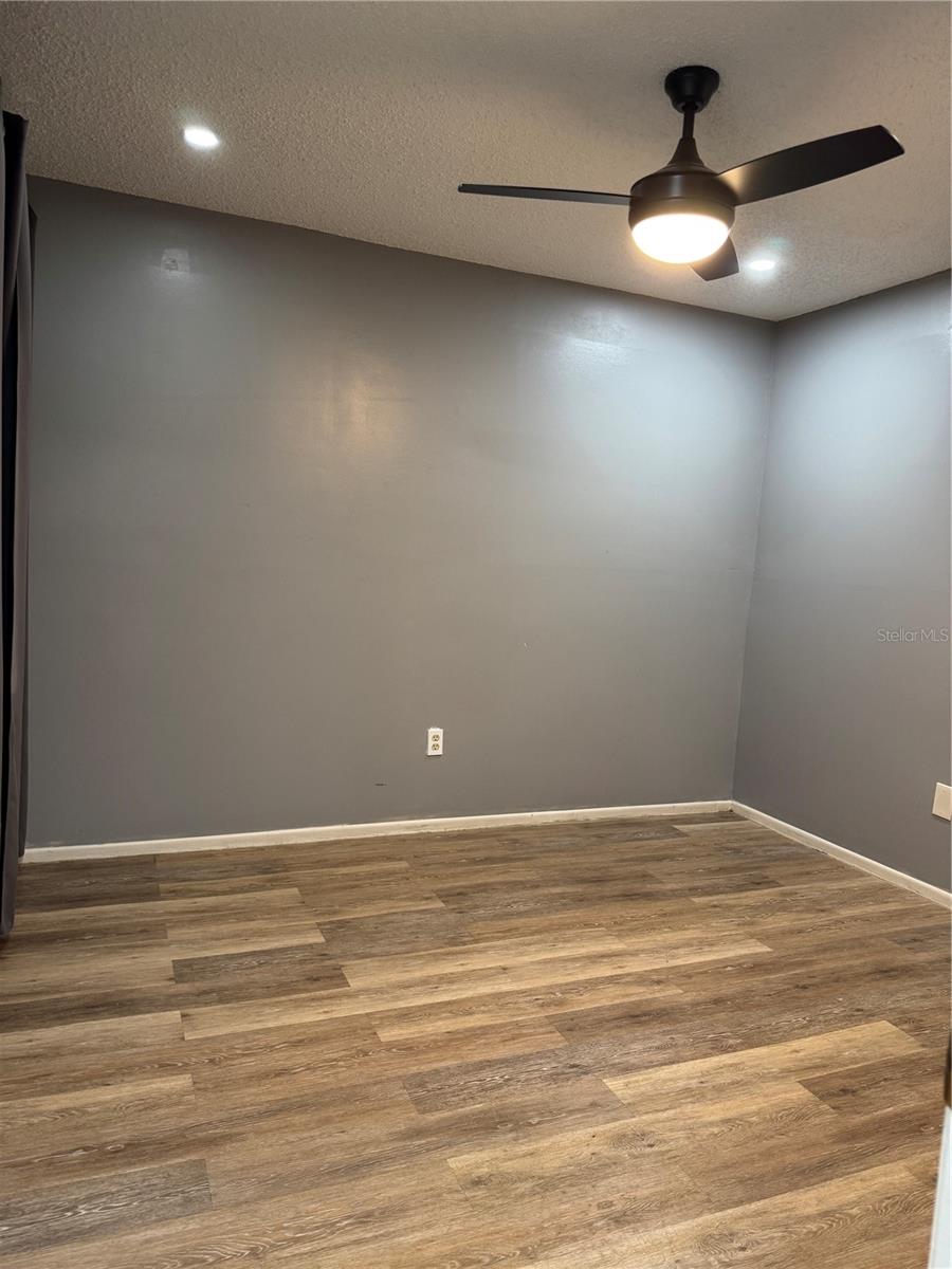 Image 25 of 30 For 6062 Willowpionte Circle 203