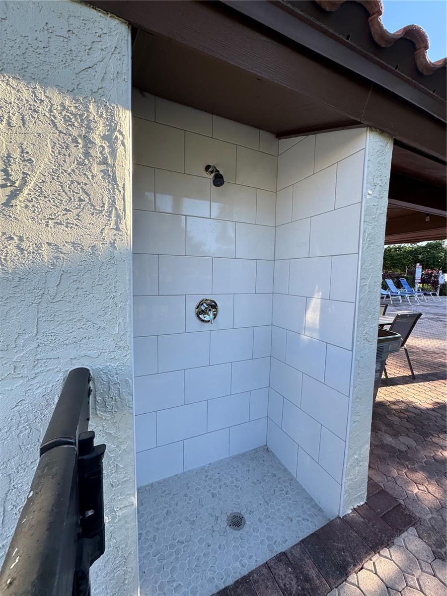 Image 28 of 30 For 6062 Willowpionte Circle 203