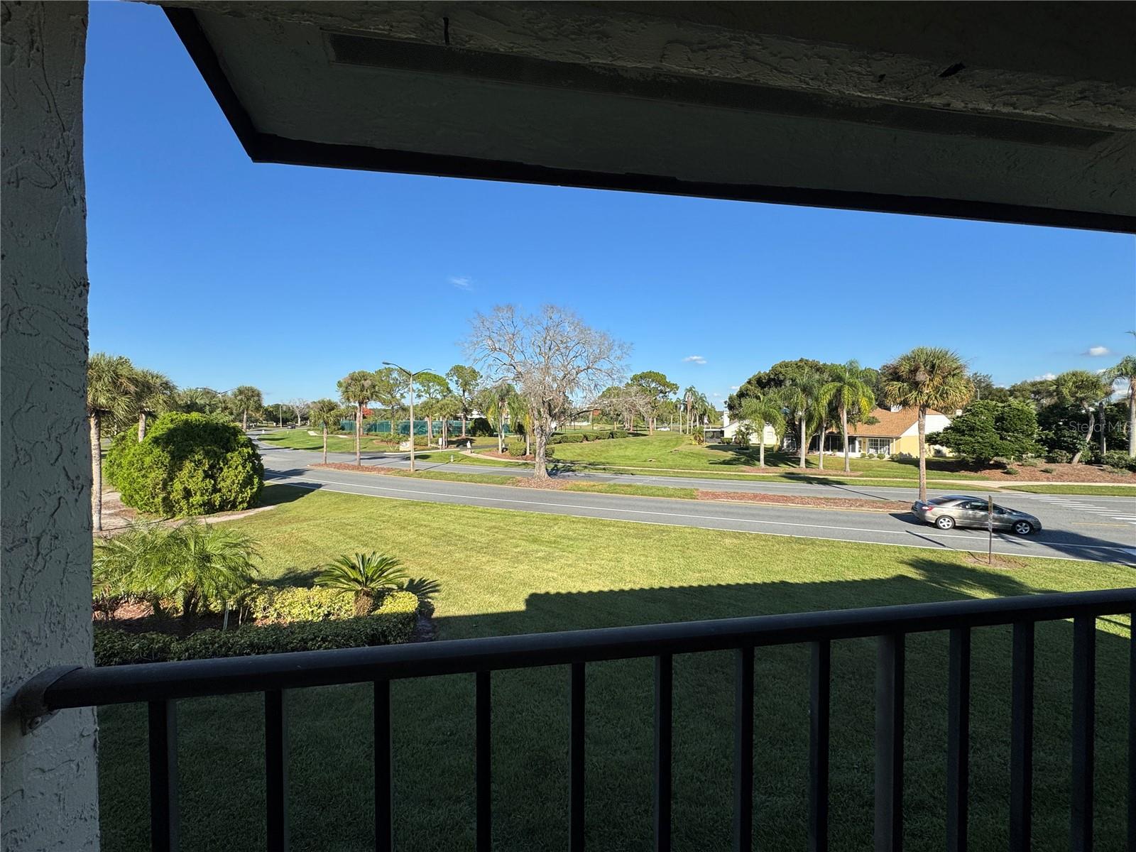 Image 5 of 30 For 6062 Willowpionte Circle 203