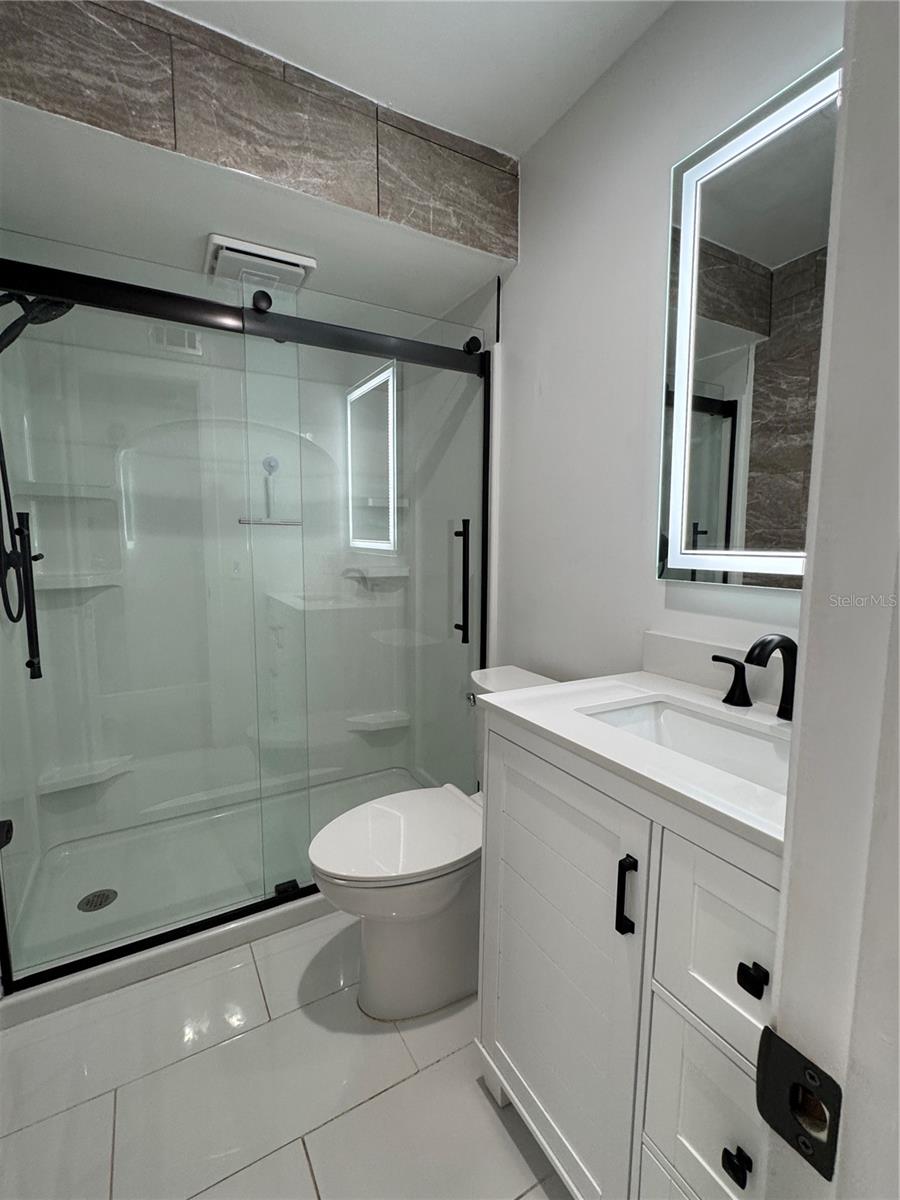 Image 6 of 30 For 6062 Willowpionte Circle 203