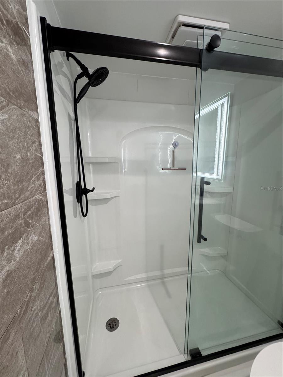 Image 7 of 30 For 6062 Willowpionte Circle 203