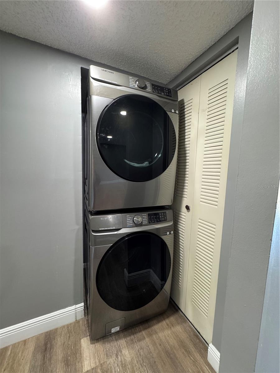 Image 9 of 30 For 6062 Willowpionte Circle 203