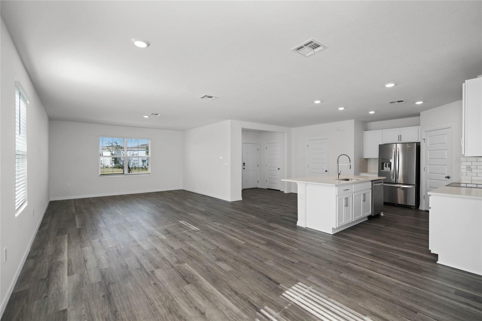 Image 10 of 37 For 1684 Hummingbird Road