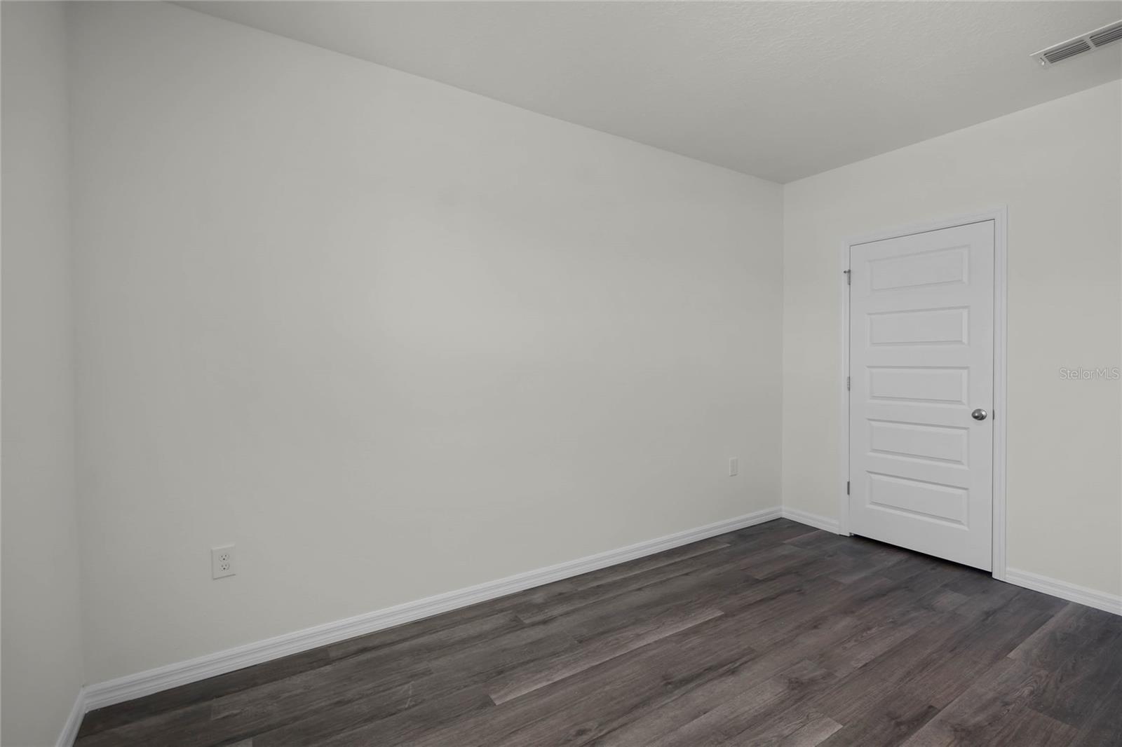 Image 32 of 37 For 1684 Hummingbird Road